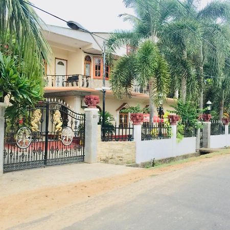 Отель Senthil Complex Джафна Экстерьер фото